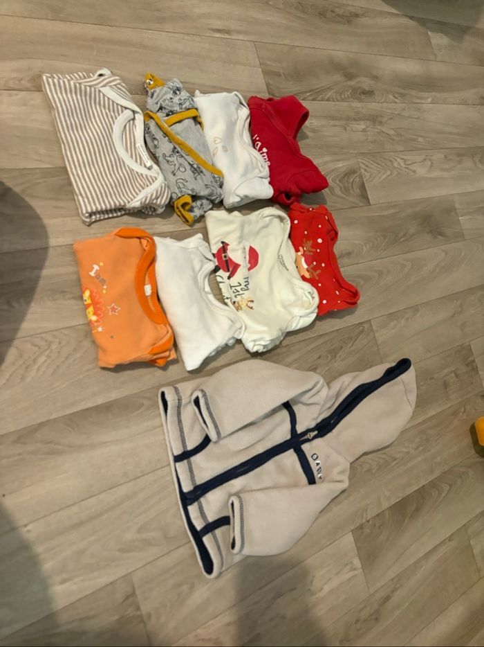 Lot de vêtement en taille 3 mois - photo numéro 2