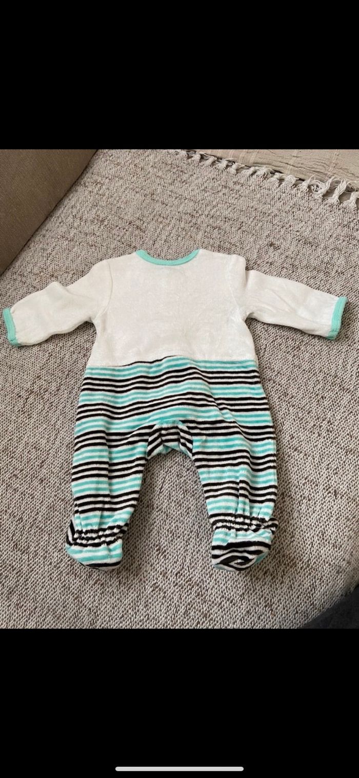 Pyjama 1 mois - photo numéro 2
