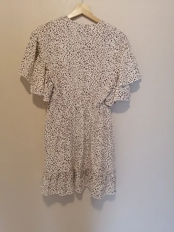 😍 Jolie Robe fluide à manches volants taille 38 - photo numéro 3