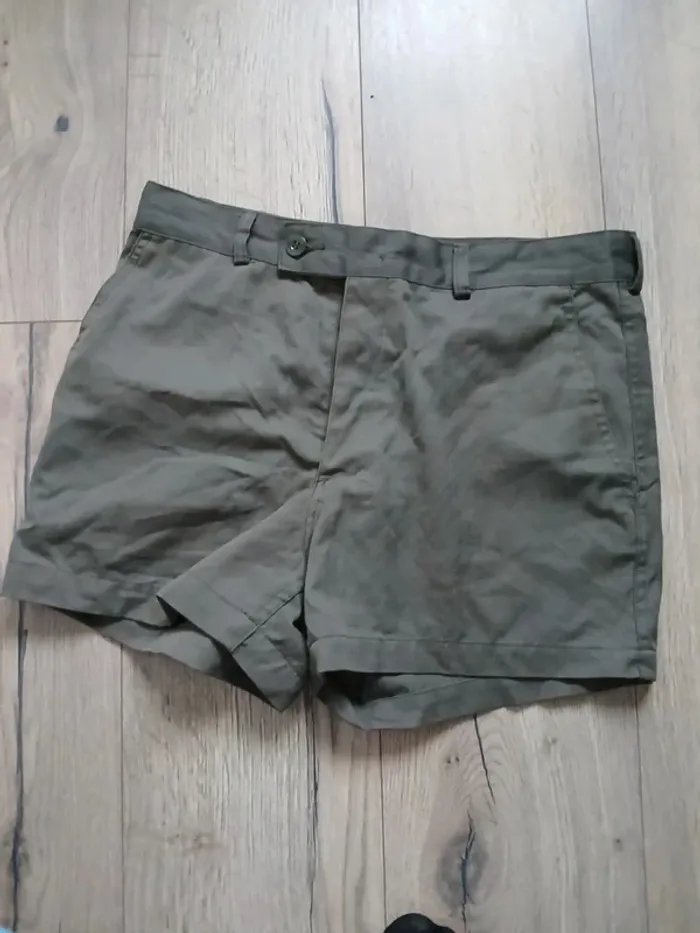 Short kaki vintage militaire 38