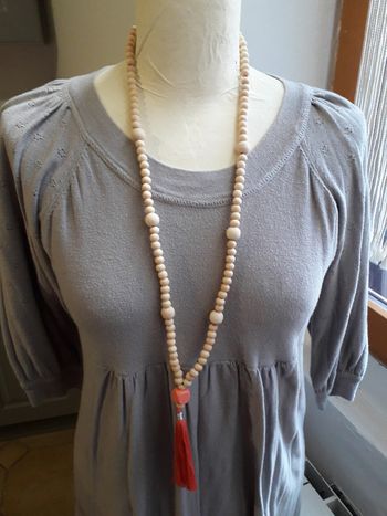 Sautoir fait mains en perles de bois