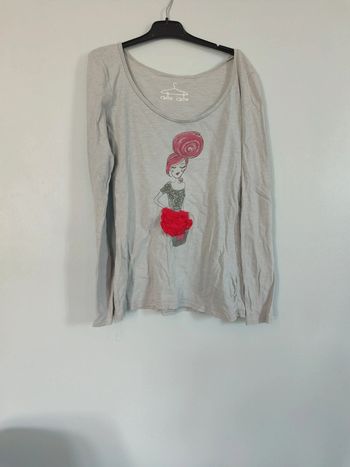 Tee shirt cache cache