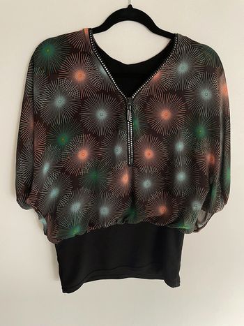 T-shirt blouse évasée avec fermeture