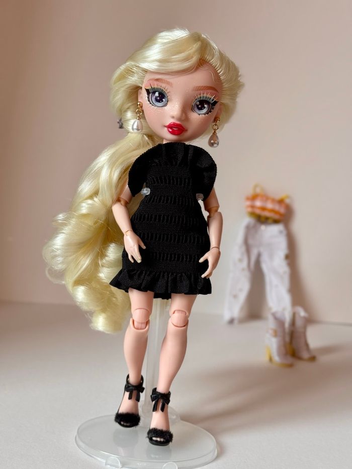 Delilah rainbow High custom