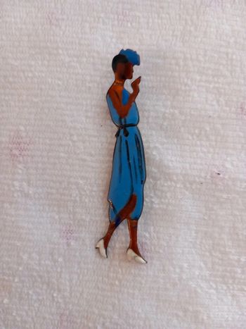 👧 Broche femme pin up en métal