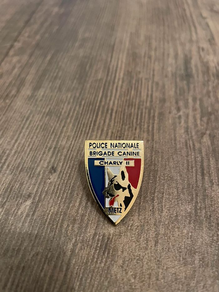 Pin’s Police National Brigade canine - photo numéro 2