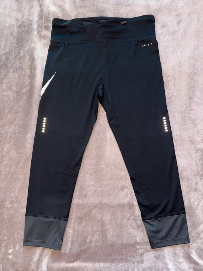 Legging de sport femme Nike taille M noir en très bon état - photo numéro 7