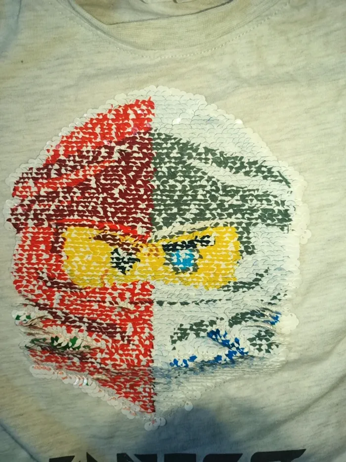 T-shirt Ninjago Lego H&M à paillettes 5 6  ans 110 116 cm - photo numéro 4