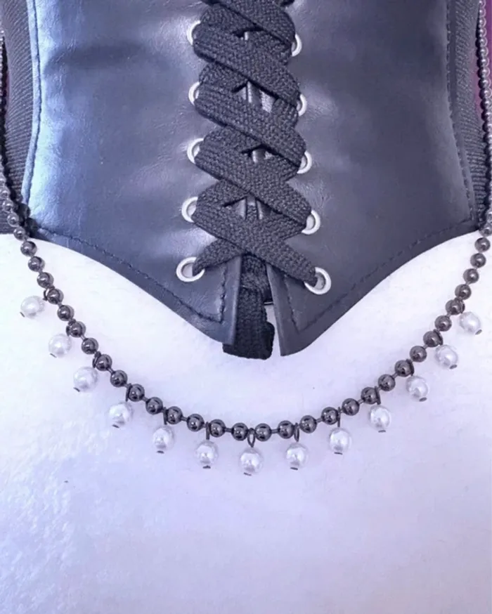 Serre taille corset ajustable avec chaîne noire et perle blanche - photo numéro 2