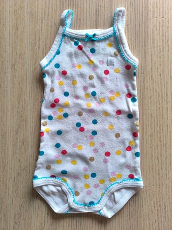 Body a bretelles / blanc a pois multicolores / taille 6 mois / 67 cm