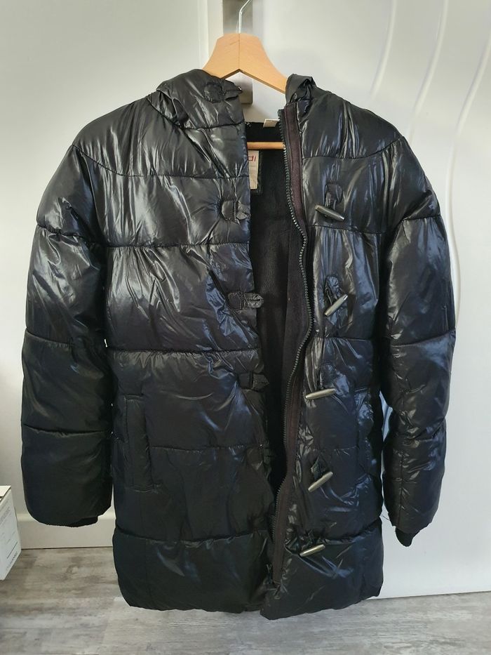 Manteau noir avec boutons - photo numéro 2
