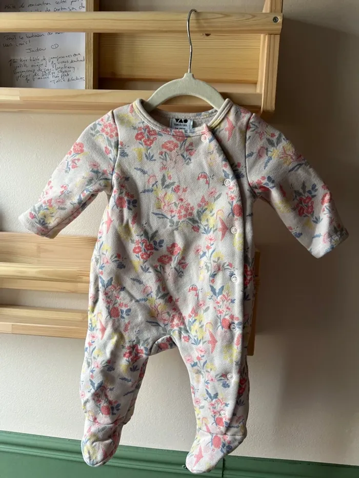 Pyjama tape à l’œil 3 mois