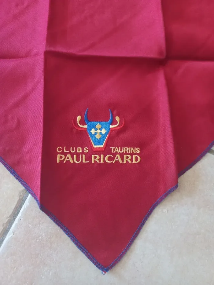Un bandana foulard clubs taurins Paul Ricard - photo numéro 2
