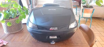 Top case givi b47 2 casques + platine + dosseret