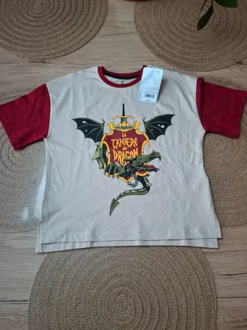 T-shirt Disney enfant 4 ans NEUF – La Tanière du Dragon – Disneyland Paris