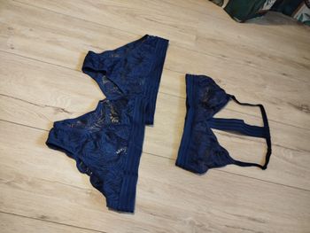 Ensemble dentelle marine DIM 36 38