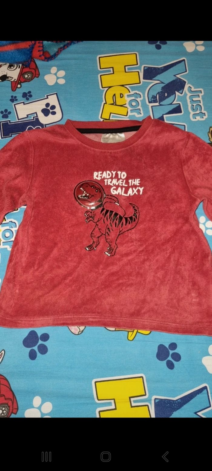 Pull de pyjama 5 ans en bon état