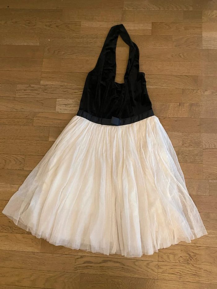 Robe de fêtes en velours noir et tulle blanc - photo numéro 2