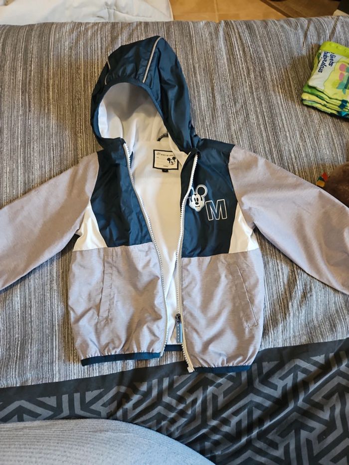 Veste coupe vent Mickey avec capuche