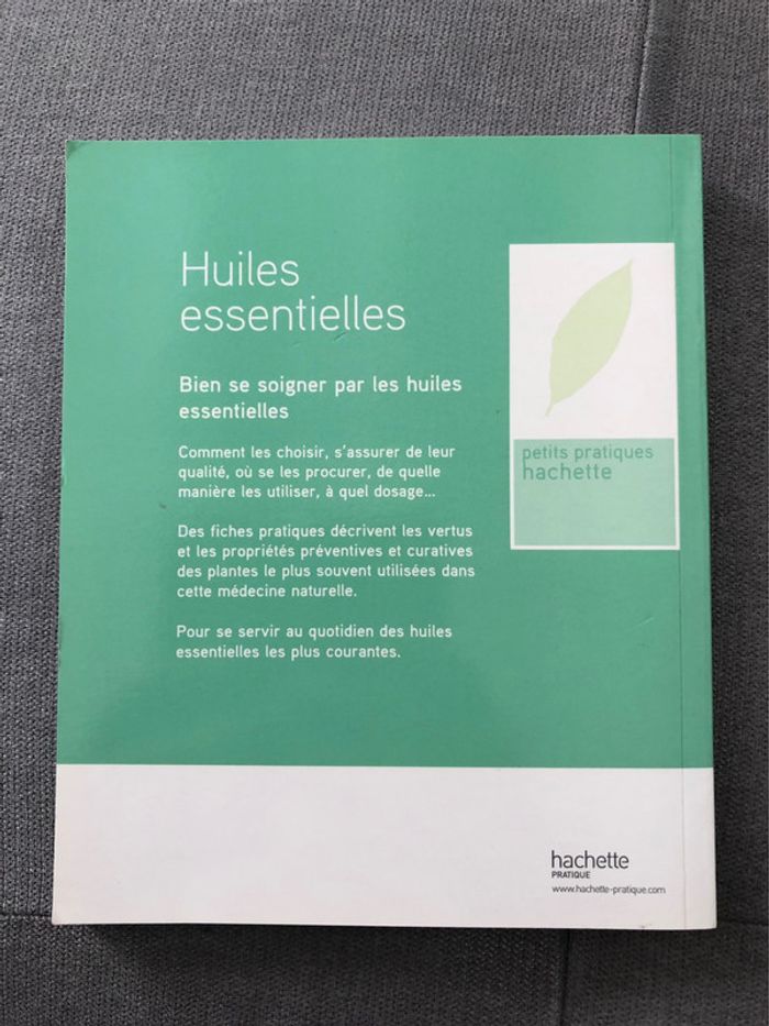 Livre: huiles essentielles NEUF - photo numéro 2