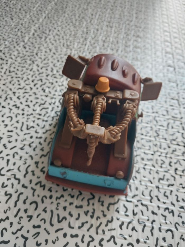 Disney Pixar Cars – Martin la dépanneuse - photo numéro 3