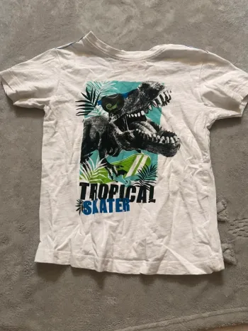 T-shirt dinosaures