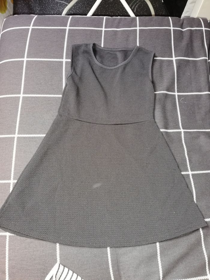 Robe noir et boléro rose rayé 4 ans fille - photo numéro 4