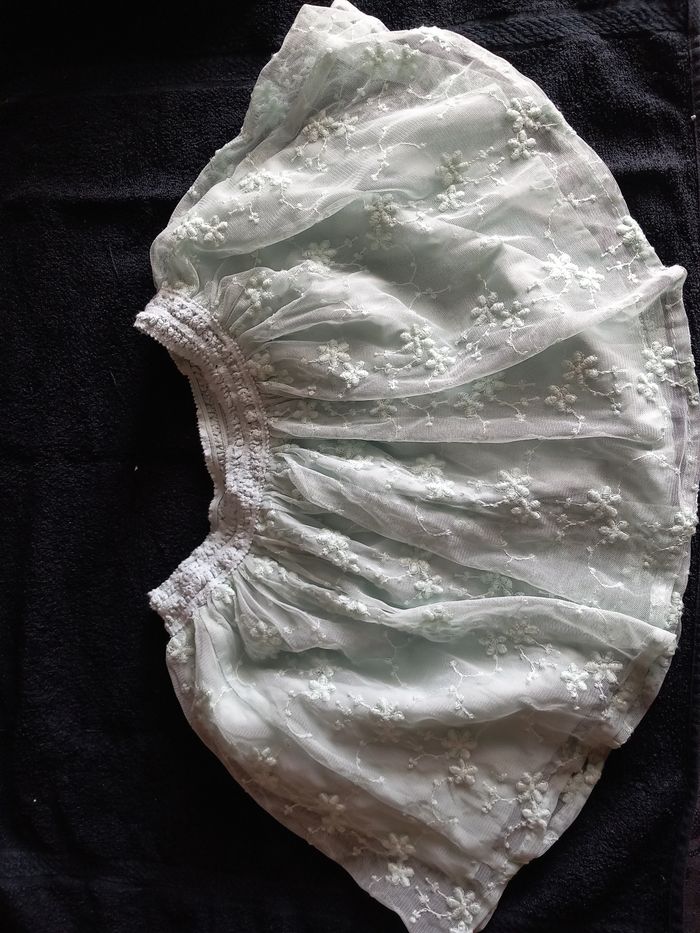 2 robes et 1 jupe - photo numéro 3