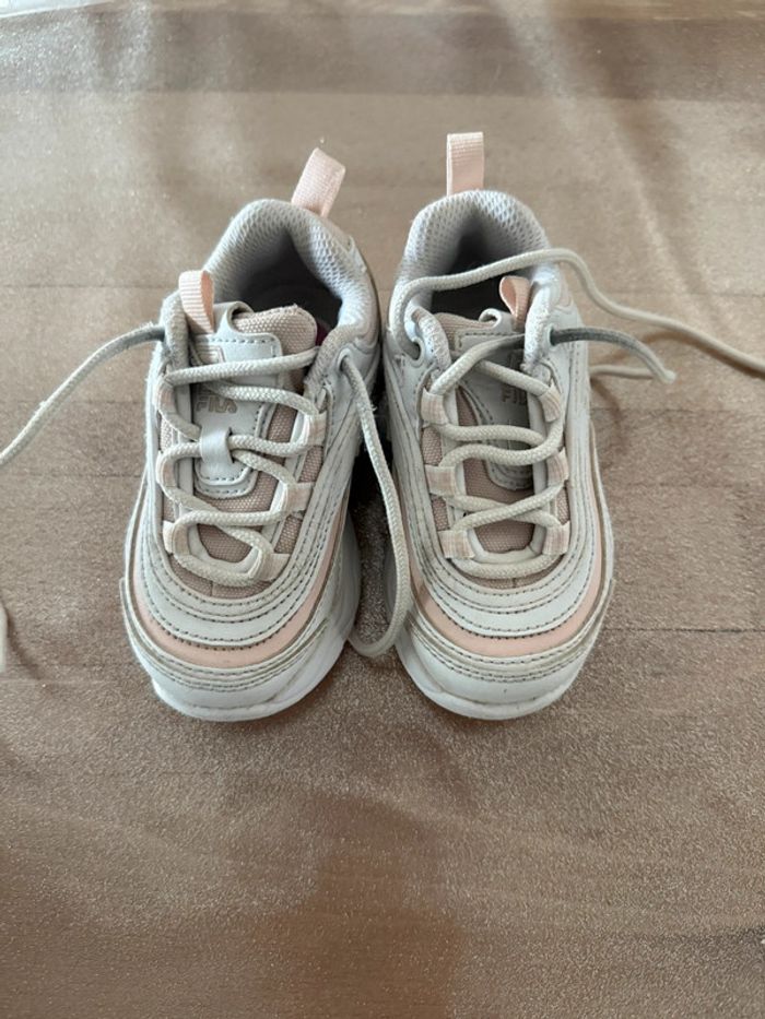 fila bébé rose et blanche - photo numéro 2