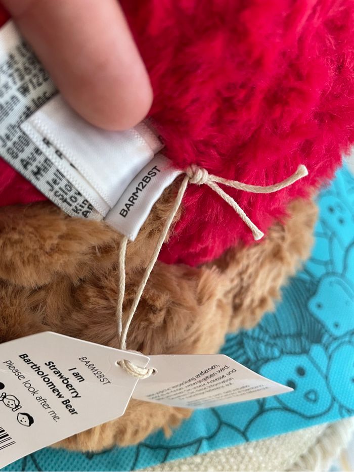 Peluche Jellycat Ours Bartholomew Fraise 🍓 - photo numéro 7