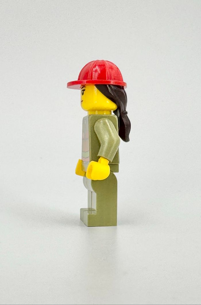 Lego Figurines City : Employée en tenue réglementaire du Train Cargo 60198 - NEUF - photo numéro 2