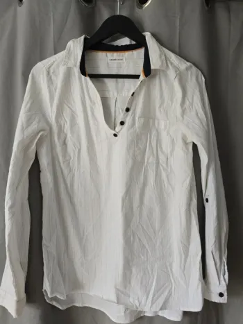 Chemise cache cache