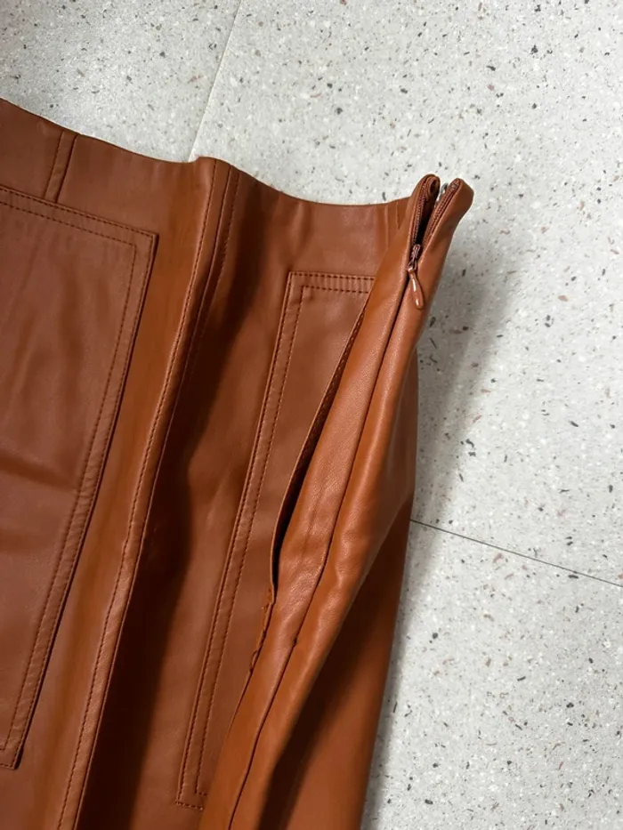 Jupe simili cuir marron H&M - photo numéro 2