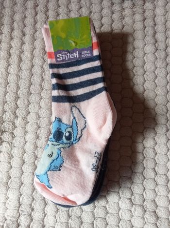4 paires de chaussettes Stitch  27/30