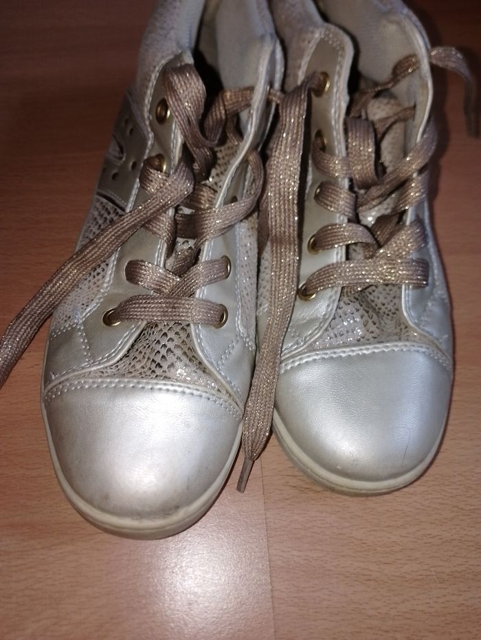 Chaussure couleur or brillante P.36 - photo numéro 2