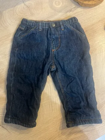 Jeans tape à l’œil 6 mois