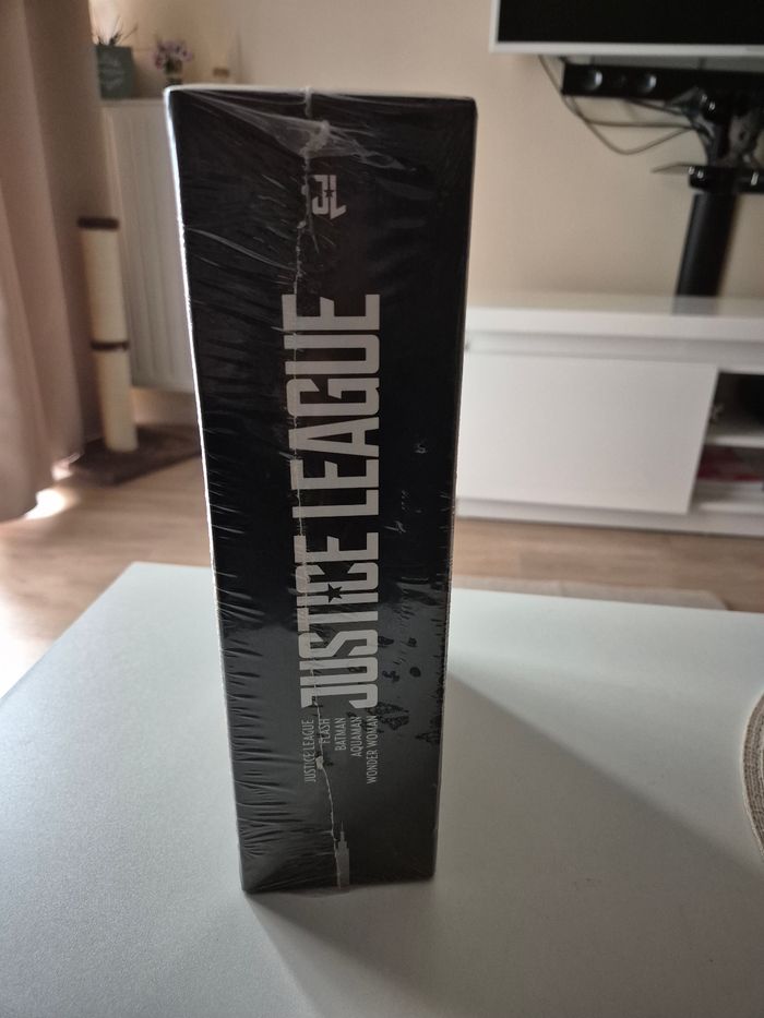Coffret livre Justice League neuf - photo numéro 2