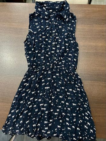 Robe bleu marine avec motifs