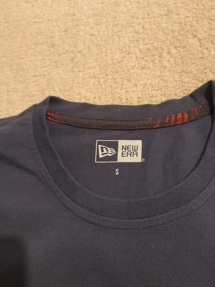 Tee-shirt taille S New Era - photo numéro 3
