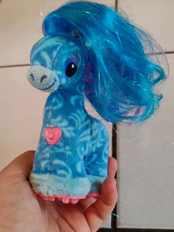 Cheval zhuzhu pets bleu avec crinière violette - photo numéro 6