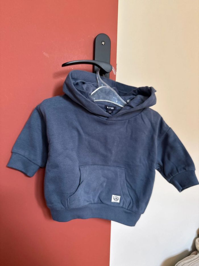 Sweat capuche neuf avec étiquette bleu taille 3 mois - photo numéro 3