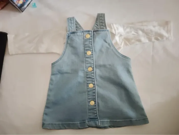 Robe en jean et son body 6 mois - photo numéro 4