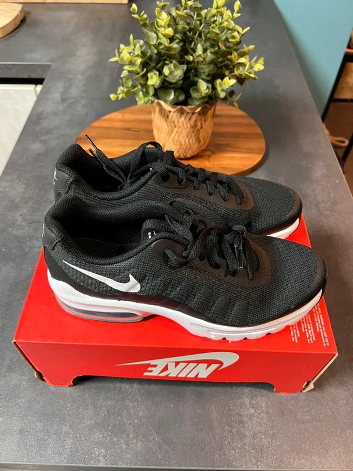 Basket Nike homme taille 38.5 - photo numéro 4