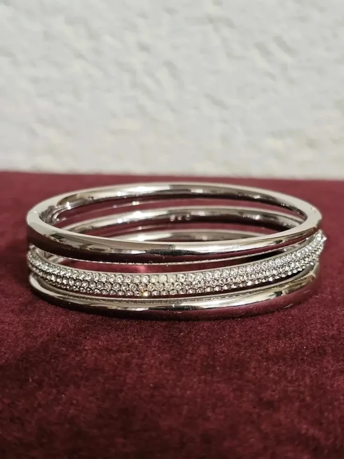 Bracelet jonc Swarovski en métal rhodié & cristaux – Éclat et élégance - photo numéro 2