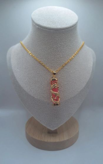 Collier dragon fluorescent