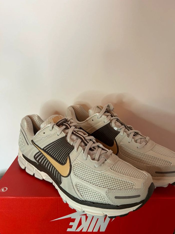 Nike Zoom Vomero 5 Beige - Taille 44 | hommes | Style et Confort Exceptionnels - photo numéro 3