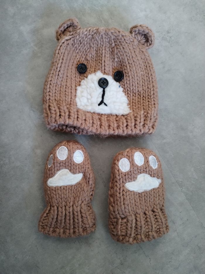 Bonnet et gants  3 mois