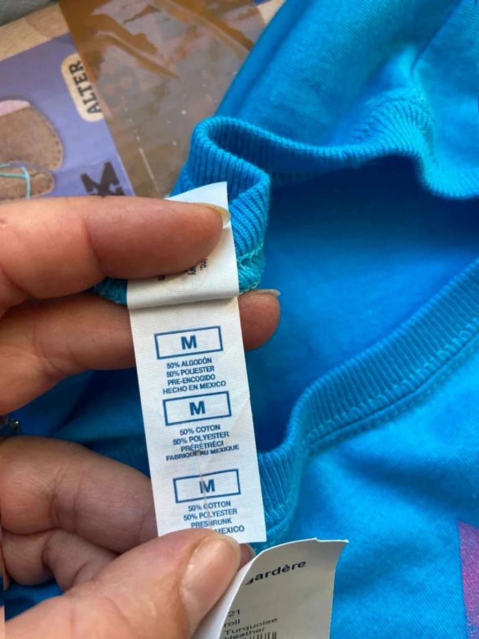 T-shirt neuf  T38 - photo numéro 7