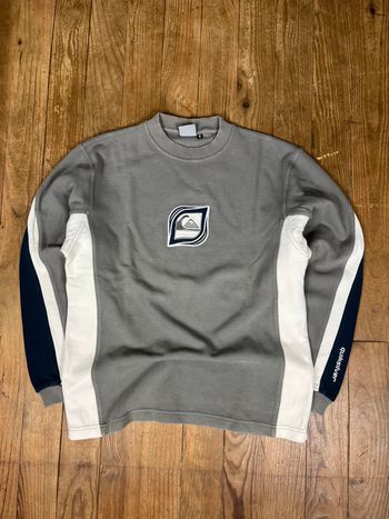 Sweat crewneck / Pull Quiksilver surfwear vintage 90’s Y2K brodé vert-gris S 100% coton