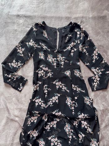 Robe noir longue à fleurs Forever 21 taille S en très bon état.